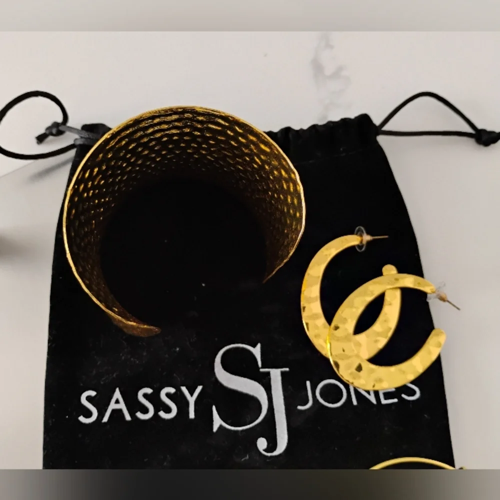 NEW Sassy Jones Set - Necklace, Hoops, Cuff, Bangles (X4) - Picture 11 of 13